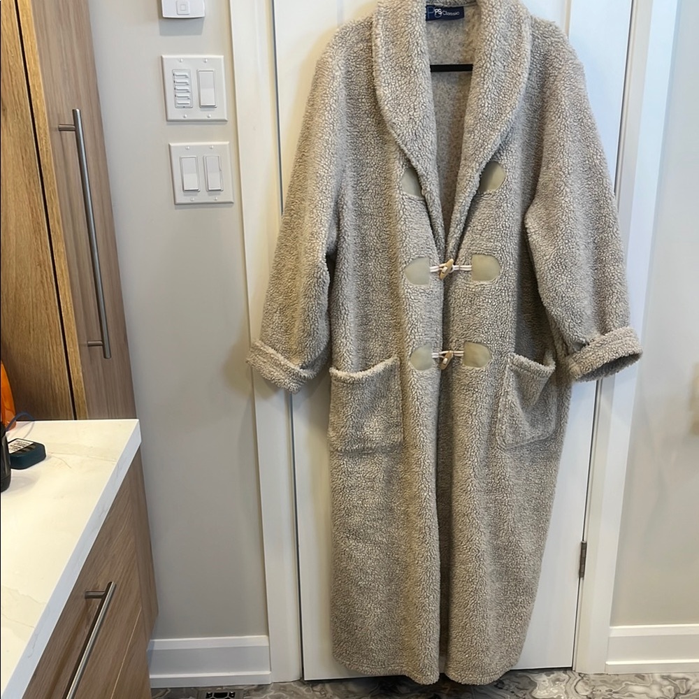 Classic Cream Teddy Jacket with Relaxed Fit and Wide Lapel